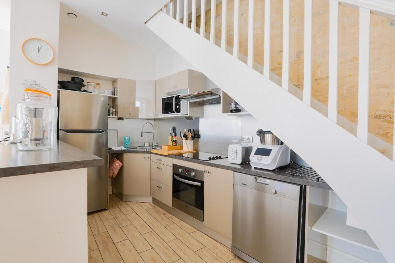 Duplex Joliment Decore Et Sa Cour Ensoleillee Saint-Martin-de-Ré Екстериор снимка