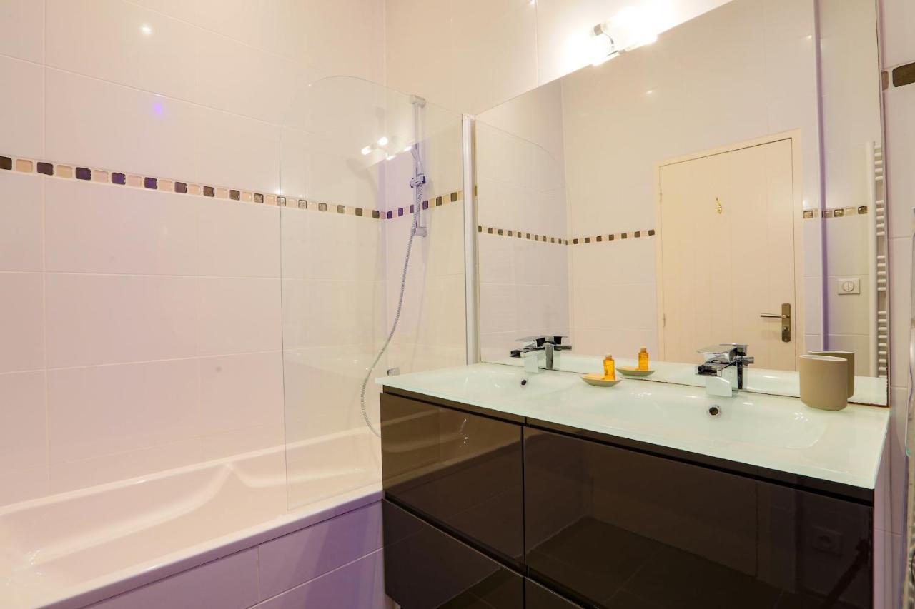 Duplex Joliment Decore Et Sa Cour Ensoleillee Saint-Martin-de-Ré Екстериор снимка