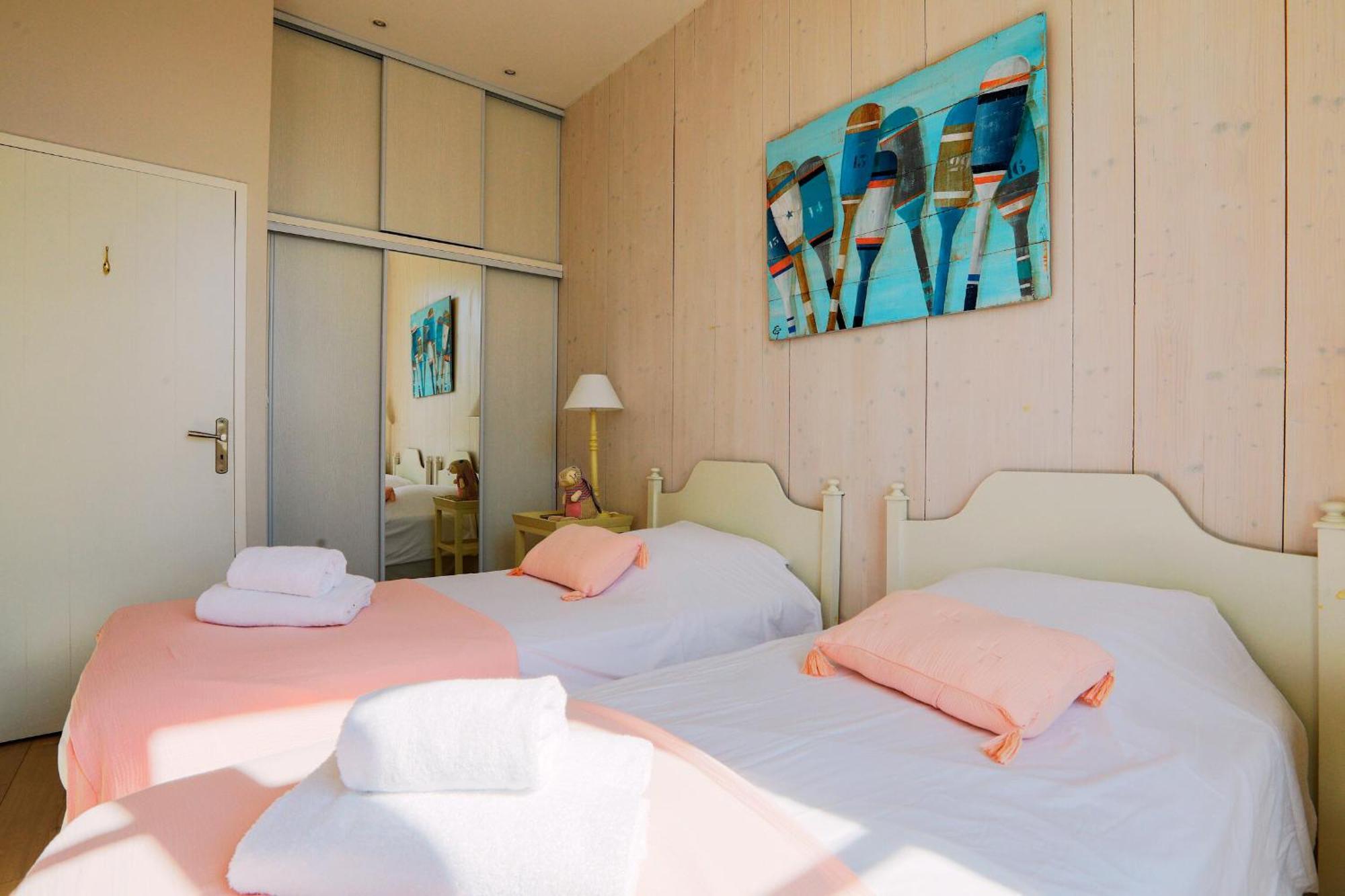 Duplex Joliment Decore Et Sa Cour Ensoleillee Saint-Martin-de-Ré Екстериор снимка