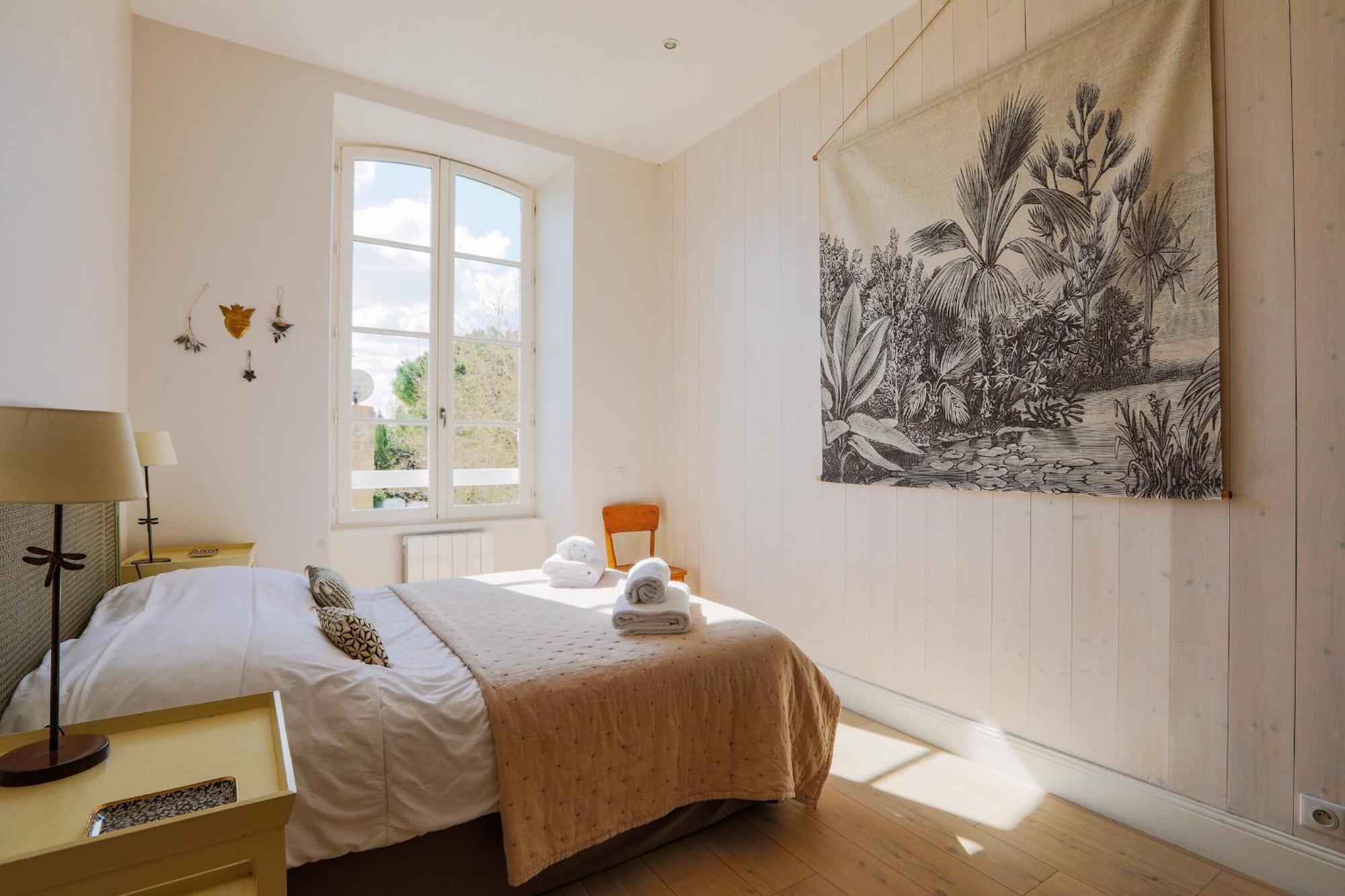 Duplex Joliment Decore Et Sa Cour Ensoleillee Saint-Martin-de-Ré Екстериор снимка