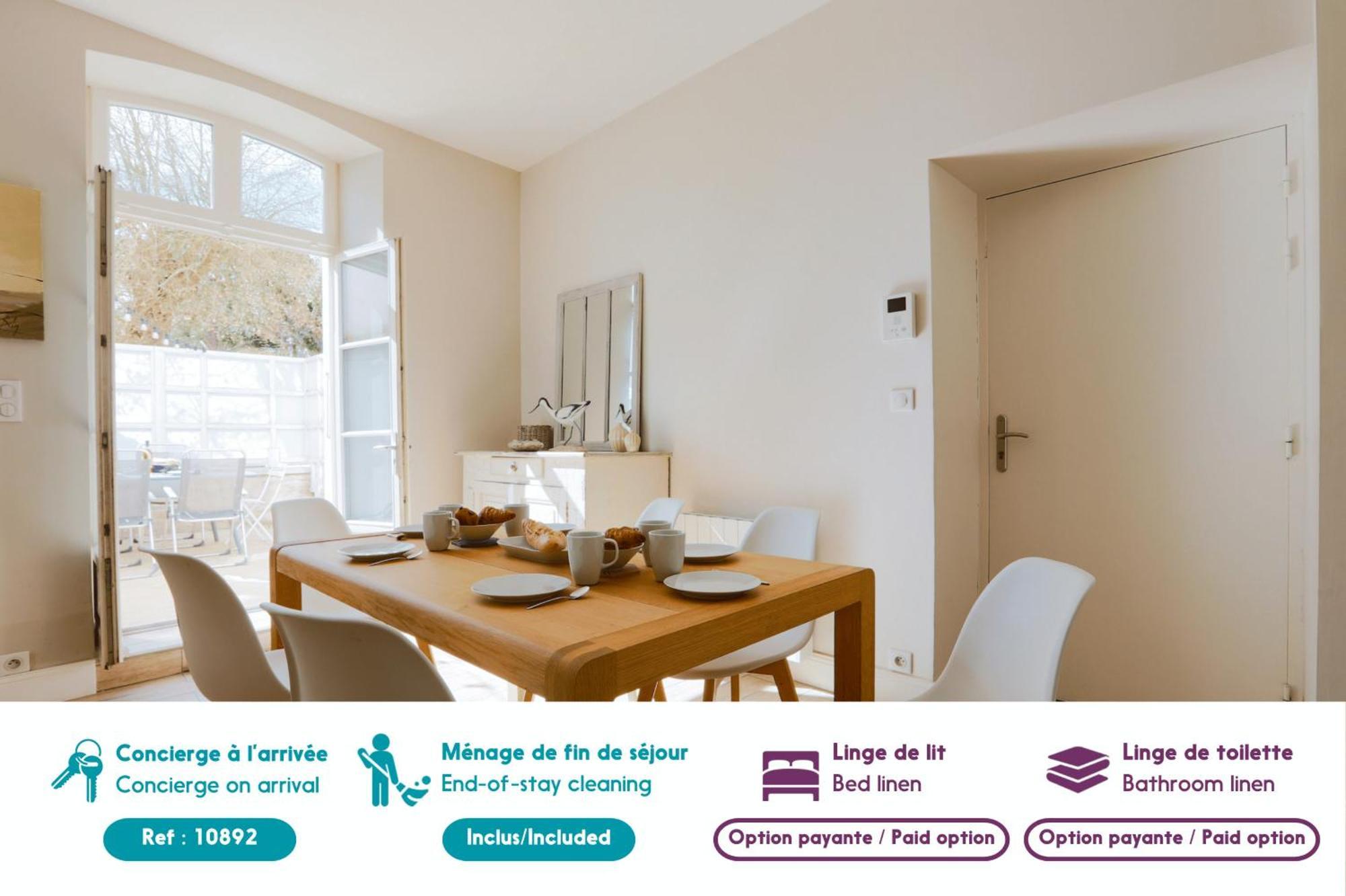 Duplex Joliment Decore Et Sa Cour Ensoleillee Saint-Martin-de-Ré Екстериор снимка